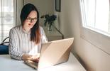 istock-girl-laptop