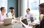 Gruppo di persone in ufficio