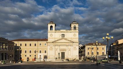 immagine piazza L'aquila Abruzzo