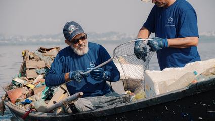 OGYRE_pescatori_fishing_for_litter