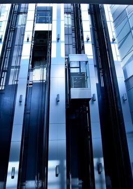 ascensori montacarichi normativa