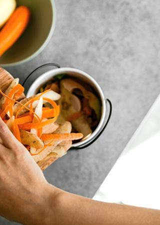 donna che cucina