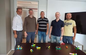 LEGO SERIOUS PLAY_foto di gruppo_Biokosmes-Opella