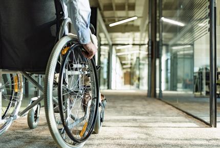 disabile sedia a rotelle