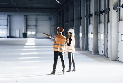 due operatori in cantiere