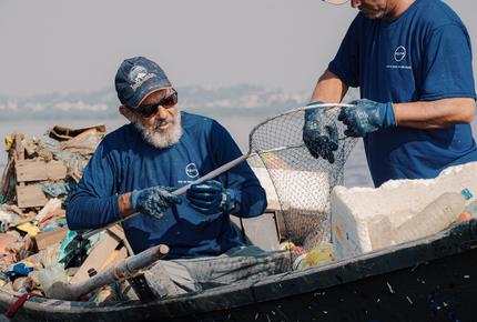 OGYRE_pescatori_fishing_for_litter